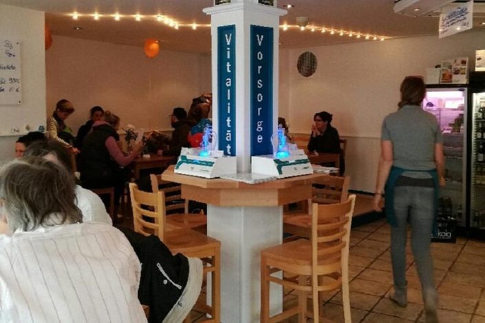 Bio Bärbel mit einem AIRNERGY Tower zum Atmen