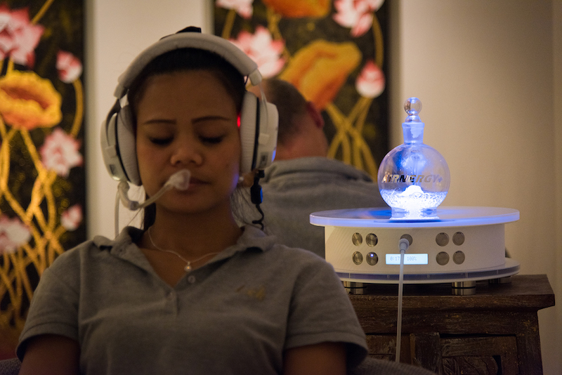 Recharge energy by breathing with Airnergy